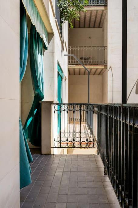 Amplio Apartamento Citycenter Cordoba Luaran gambar